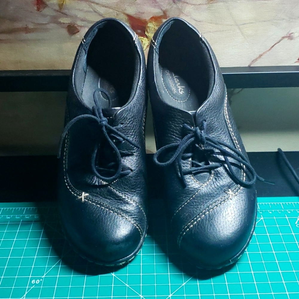 Clarks Bendables Black Leather size 8M